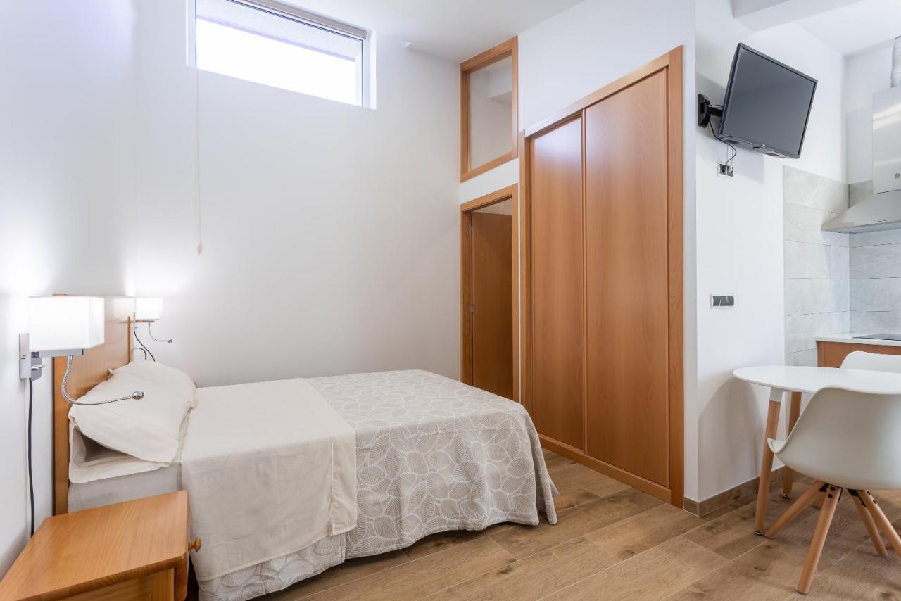 Hotel Donas E Cabaleiros Boqueixon Kültér fotó
