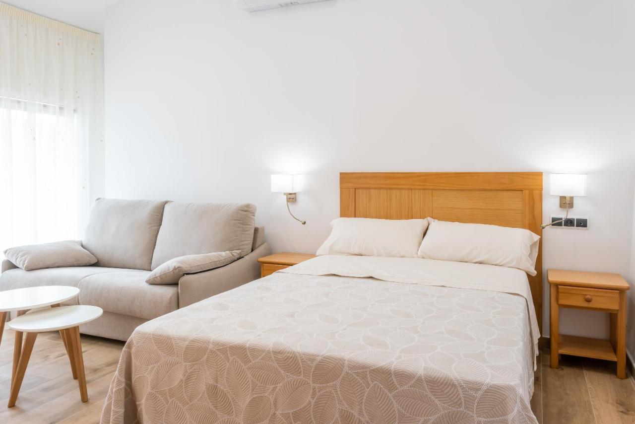 Hotel Donas E Cabaleiros Boqueixon Kültér fotó